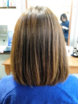 ソラ(sora) くせ毛が得意な美容室　アシッドショットで艶やかボブに