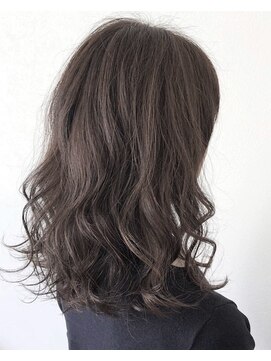 ヴェシカ(veccica) 暗めグレージュで大人っぽく♪♪