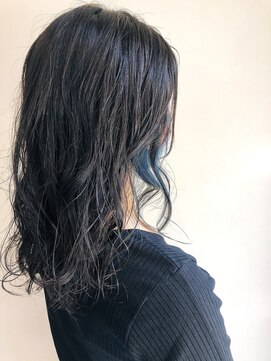 デイリリーバイアメリア 川西店(daylily by Ameria) ミディ×イヤリングカラー→白井　涼貴