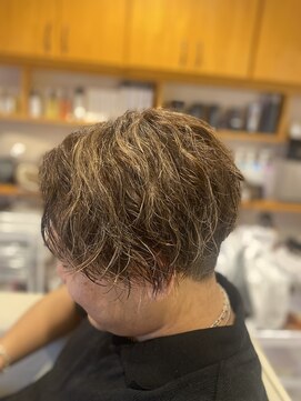 エナス(e'nas) メンズハイライト／スパイラルパーマ