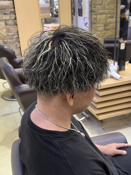 ゼスト 吉祥寺店(ZEST) ツイストスパイラルパーマ ホワイトメッシュ　鈴木楓竜