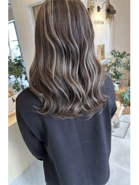 バーベナ(VERBENA) 【VERBENA】グレージュのコントラストハイライト