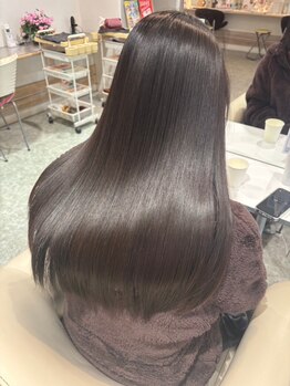 メゾンドボーテ 箕面店(MAISON DE BEAUTE)の写真/あらゆる髪のお悩み解決◎憧れのうる艶髪も手に入ります♪まっすぐになりすぎない自然な仕上がりに。