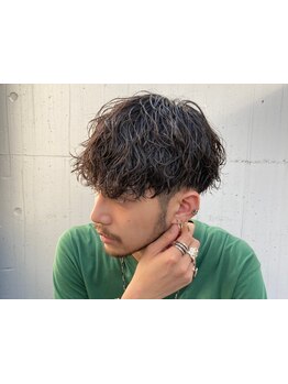 学生~ビジネスマンまで幅広く人気のある【波巻きパーマ】ゆるめな質感の柔らかいカール感でどんな骨格にも*