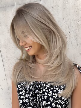 ヨロ 上野(YOLO) ハイライトカラーミルクティーベージュレイヤーカット