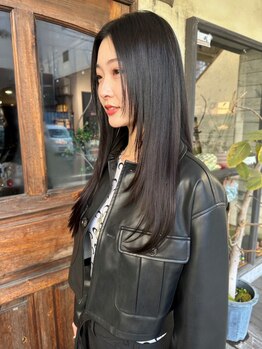 ヘア メイク リン(hair make rin)の写真/ダメージレスにこだわった縮毛でしっとりまとまる綺麗な髪に。作りこみ過ぎない自然なストレートが手に入る