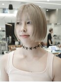 ハイトーンボブ/顔まわりレイヤー/ハイトーンベージュ