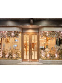 【HPB AWARD 2019~2025 7年連続 BEST SALON GOLD Prize受賞】[オーガニックハーブカラー+カット\6000]