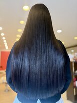 ヘアーエボリューション 黒髪戻し×髪質改善で、腰までツヤ髪に