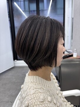 アッシュ 洋光台店(Ash) 大人ハイライトショートボブ