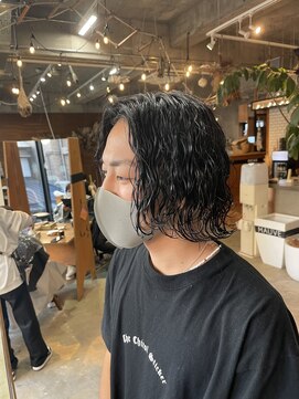 モーブ(MAUVE) 波巻きツイストスパイラルパーマメンズマッシュ