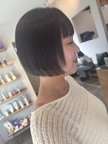 マキラ(MAKIRA)&nbsp;切りっぱなし×ミニボブ