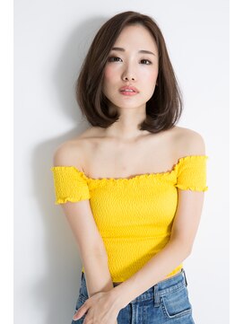 ソーホー ニューヨーク シズオカ(SOHO newyork SHIZUOKA) ふんわりセンターパートのフェミニンボブスタイル