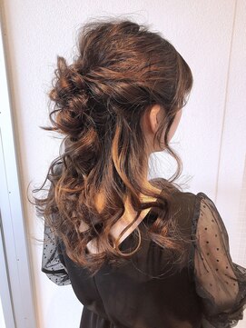 エイトヘアー(8 HAIR) 華やかハーフアップ