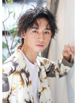 マグノリア(MAGNOLIA) メンズの王道黒髪センターパートパーマ