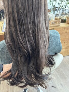 イルプロム 御厨店(illuprom.) グレージュ