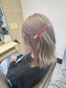 ネオヘアーバイヘアーシーク(neo hair by hair chic) ホワイトピンク！
