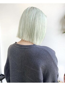 ジーナ オモテサンドウ(XENA) ケアブリーチ×ハイトーン×ミントグリーン（表参道）