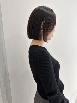 ヨーク(YOKE) YOKE 大人ボブぱつっとボブ丸くないボブ艶髪ネイビーブラック