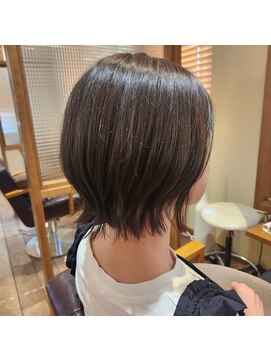 モイヘアーデザイン(moi hair design) アッシュカラーの外ハネボブ