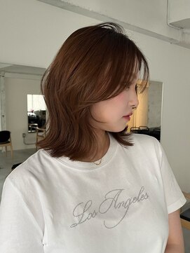 ヨーク(YOKE) ミディアムレイヤーくびれヘア前髪顔周りナチュラルブラウン