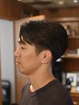 ダウバーバーショップ 表参道(DAU BARBER SHOP)&nbsp;大人センターパート　フェード　テーパーフェード　理容室