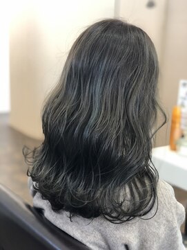 アリア トータルビューティー(Aria total beauty) グレージュハイライト