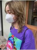 担当西田 ウルフカット レイヤー ベージュ