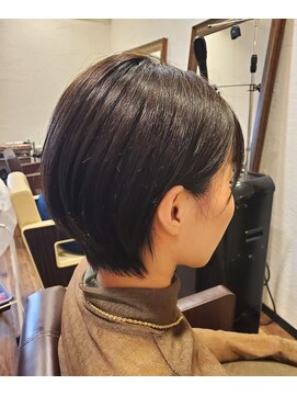 モノ(mono) [デザインカット]耳かけショート☆
