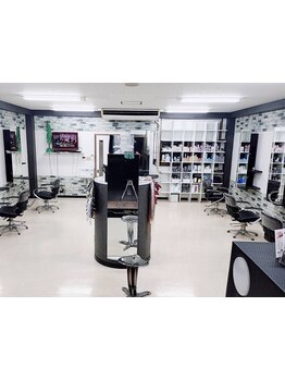 老若男女問わず、幅広い年齢層の方から支持を集めるサロンZINO★お客様のなりたいを叶える技術と接客－。