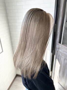 アルマモモ(Alma momo) ハイトーン×ワンレンロング