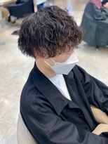 シャルムバイケンジ(Charm.by KENJE)&nbsp;波巻きシャドウパーマツイストスパイラル無造作銀座メンズパーマ