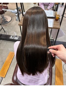 ロロネー 梅田(Lolonois) 美髪ストレート♪