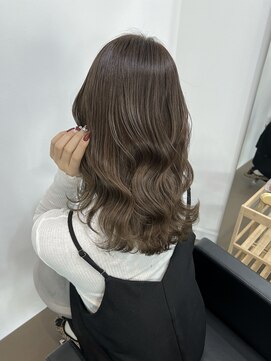 イオエ 元町(ioe) 小顔/クラゲヘアー/オリーブグレー/透明感カラー/レイヤーカット