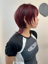 セルン(cerne) ウルフショートレイヤークラゲヘアハッシュカットウルフ赤髪