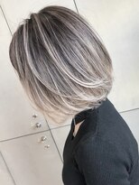 ディーナ(D'na)&nbsp;『D'na』上質ホワイトボブバレイヤージュ　清水