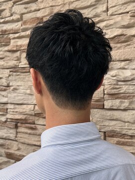 レナークアリア(LENAHC ARIA) メンズ刈り上げショートカットマッシュスタイル