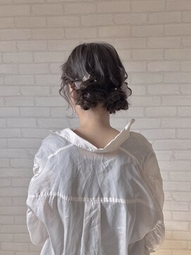 ヘアースタジオ シーオーイー(hair studio C-O-E) ツインシニヨンアレンジ