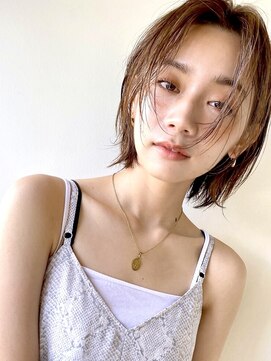 ミラバイグリーン(Mira by green) ショートレイヤー/レイヤーボブ/スリークボブ/オリーブカラー