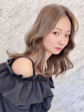 エミュ 伏見 国際センター(emu) 韓国風ロング/くびれロング/センターパート/ベージュカラー/伏見