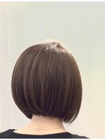 キャラ 池袋本店(CHARA) 王道前下がりボブ/脱白髪染め/白髪ぼかし/明るい白髪染め
