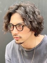 フィフス 名駅(fifth)&nbsp;名古屋スパイラルパーマ名駅30代メンズセンターパートウルフ