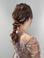 アム(amu)&nbsp;結婚式お呼ばれヘアアレンジ/編みおろし/参列ヘアセット