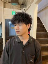 ビーバイエイトジェンツ(Bee by EIGHT GENTS)&nbsp;MEN’S HAIR/ブルーブラック/フェザーパーマ/心斎橋