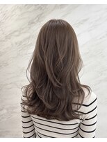 ロンド フィーユ(Lond fille)&nbsp;肌が綺麗にみえるベージュ、レイヤースタイル
