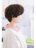 アシンメトリーショートでラフナチュラルに