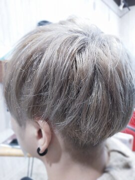 モグ(mog.) ホワイトシルバーカラー