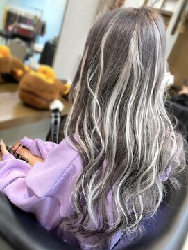 ハイライトエクステ ホワイト ミディアムからロングへ 心斎橋 L ディア Eer のヘアカタログ ホットペッパービューティー