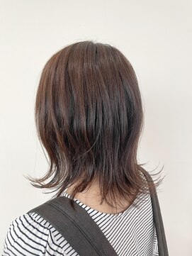 アングゥギャラリー(ungu GALLERY) ミディアム/波巻き/外ハネ/ベージュカラー