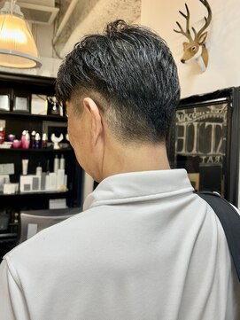 ラティ(Ratie) 刈り上げツーブロック短髪アップバングハンサムショート